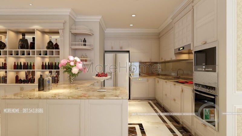 Dù nội thất của ngôi nhà theo phong cách tân cổ điển thì kính bếp vẫn cần được sử dụng để dễ dàng hơn trong việc vệ sinh và mang vẻ đẹp bền bỉ vượt thời gian.